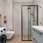 Tasteful With Parking And Gym By Renters