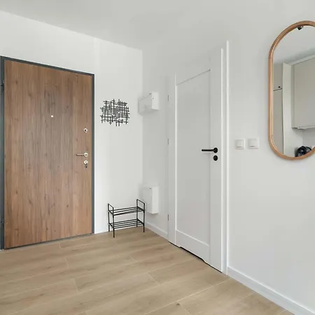 Tasteful With Parking And Gym By Renters