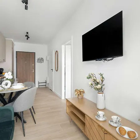 Tasteful With Parking And Gym By Renters Apartamento Poznań