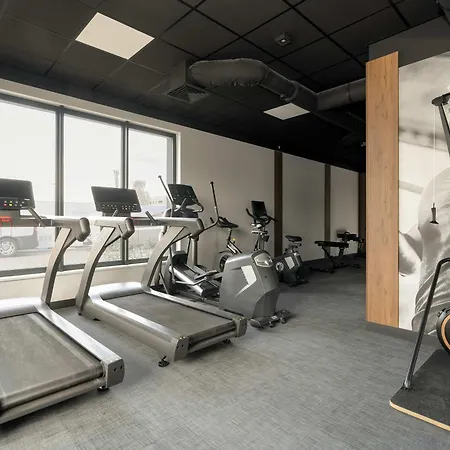 Tasteful With Parking And Gym By Renters *