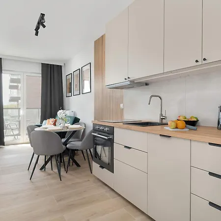 Tasteful With Parking And Gym By Renters Apartamento Poznań